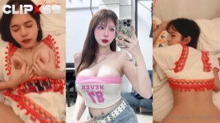 คลิปหลุดมาใหม่ Onlyfans pimnalin น้องเมจิกโดนจับนอนหันหลังกระแทกตูดเด้งคาชุดเด็กดอยทำหน้ายั่วเย็ดใส่กล้อง โดนจับพลิกเย็ดท่าหมากระแทกหีจุกๆซอยไม่ยั้งรัวๆ นอนเค้นนมยั่วเย็ดใส่กล้องโดนกระหน่ำเย็ดไปด้วยแฟนทนไม่ไหวปล่อยแตกในน้ำเต็มหี