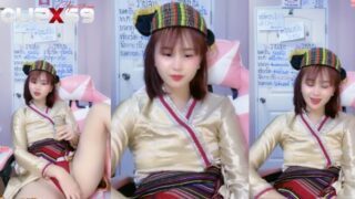 คลิปหลุดไลฟ์สด THLive วัยรุ่นสาวเหนือสุดสวยวัยใส ไลฟ์สดโชว์หีหน้ากล้องช่วยตัวเองเสียวๆเอาน้ำมันมาทาแคมทาหียั่วเย็ดสุดๆ ใครชอบหมวยๆขาวๆแบบนี้ห้ามพลาด