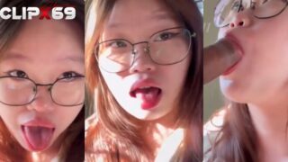 คลิปหลุด Onlyfans natnpnicha หรือ twitter Natnp น้องแนทสาวอวบนมโตลุคแว่นเซ็กส์โชว์สกิลลีลาการโม้คควยแฟน ดูดเสียวอมมิดด้ามคอลึกๆควยใหญ่เต็มปาก โดนแฟนจับกดหัวควยเย็ดปากโม้คสู้จนแฟนทนไม่ไหวปล่อยน้ำแตกเยิ้มเต็มปาก