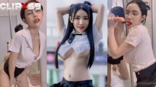 คลิปหลุด jajar.saranya onlyfans น้องจ๊ะจ๋ามาในลุคชุดนักศึกษาตั้งกล้องเล่นเสียวกับดิลโด้ดุ้นใหญ่ เอาดิลโด้ติดกระจกยืนเย็ดควยปลอมยืนกระแทกควยปลอมโครตยั่ว ขึ้นขย่มควยปลอมคาชุดนักศึกษาร้องครางเสียวลั่นห้อง